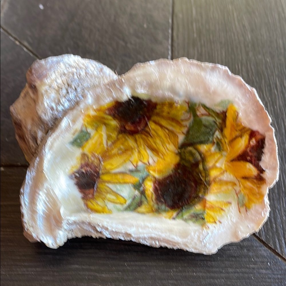 Decorative Sunflower Oyster Shell